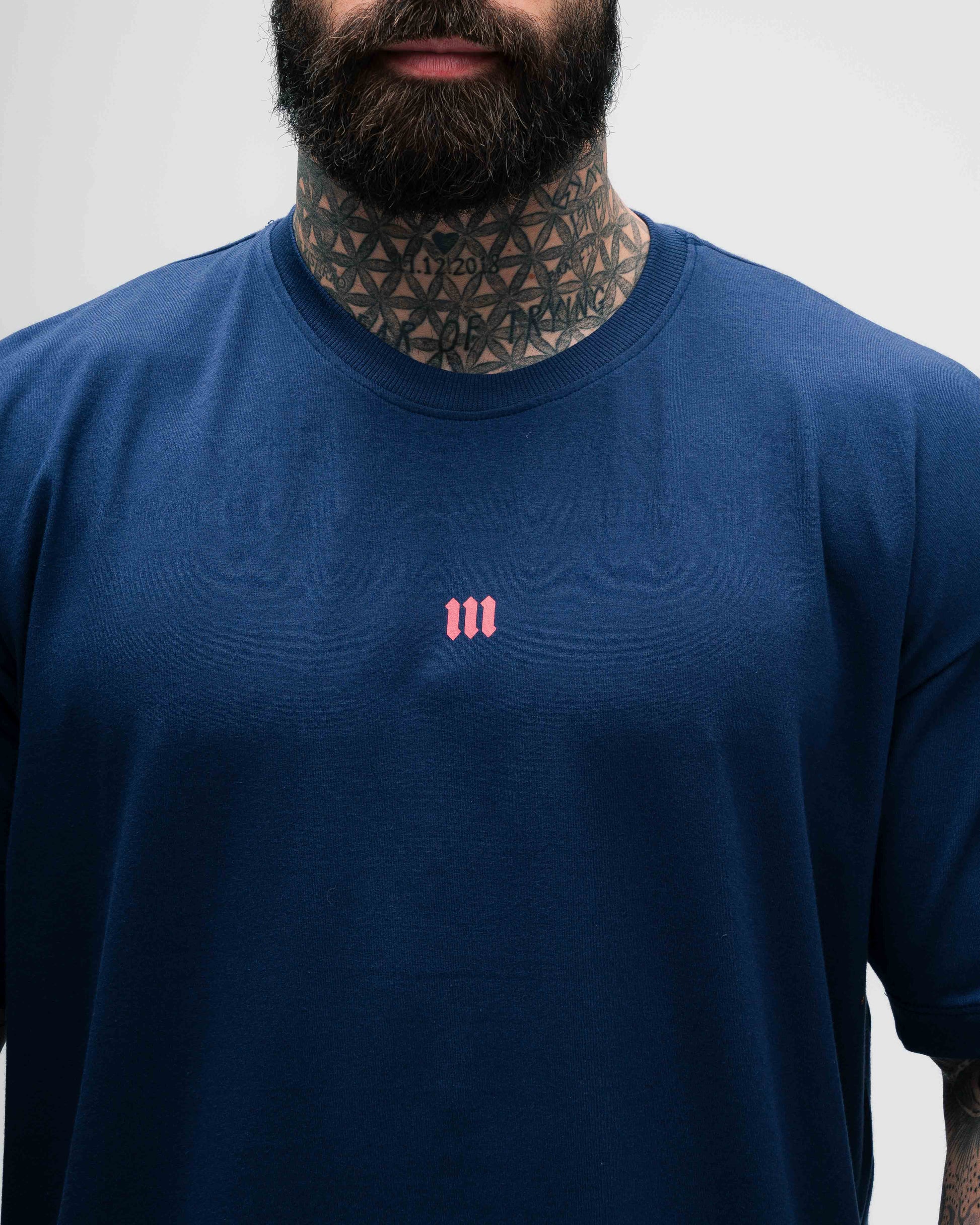 Camiseta Oversized Treino Marinho Mith Nation Doodle Grid