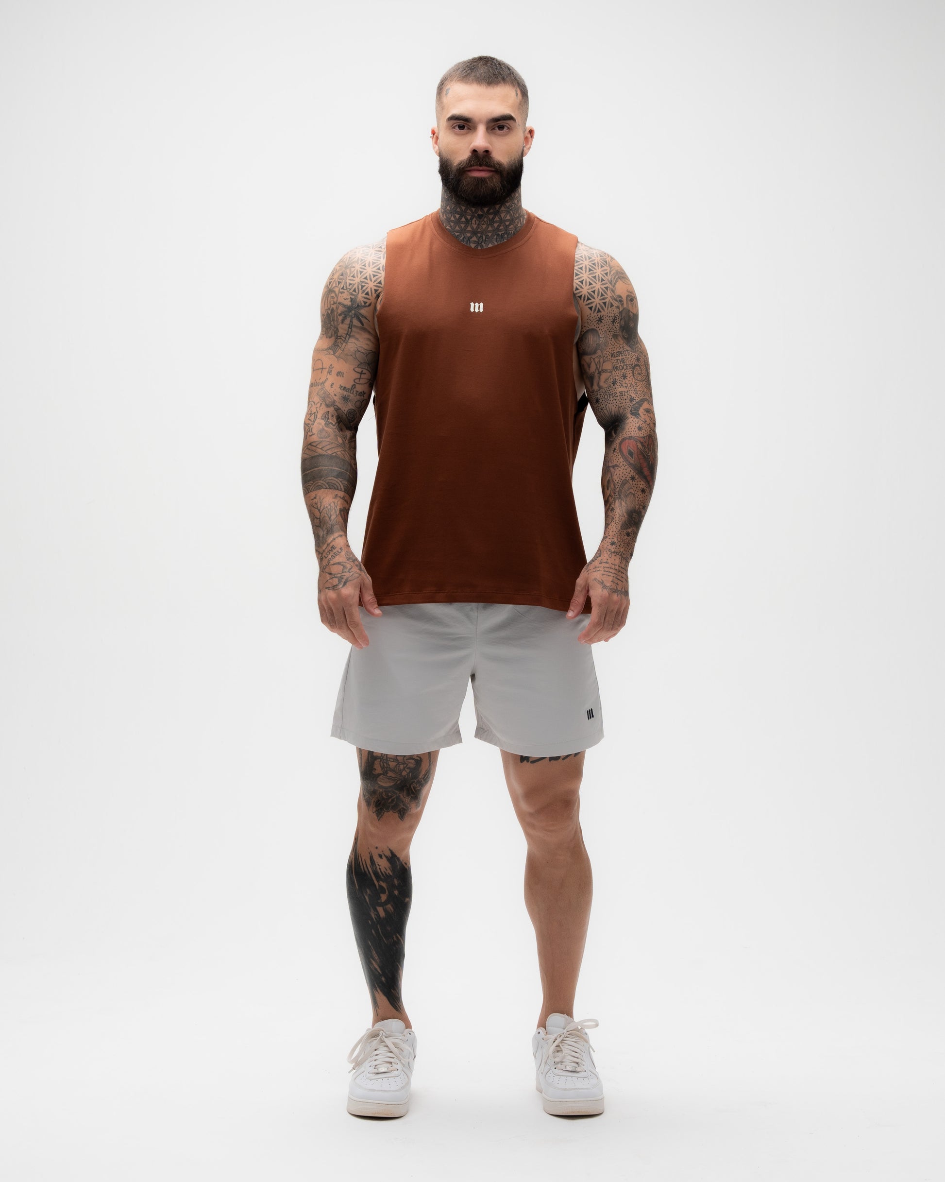 Regata Cut Off Mith Nation Doodle Marrom