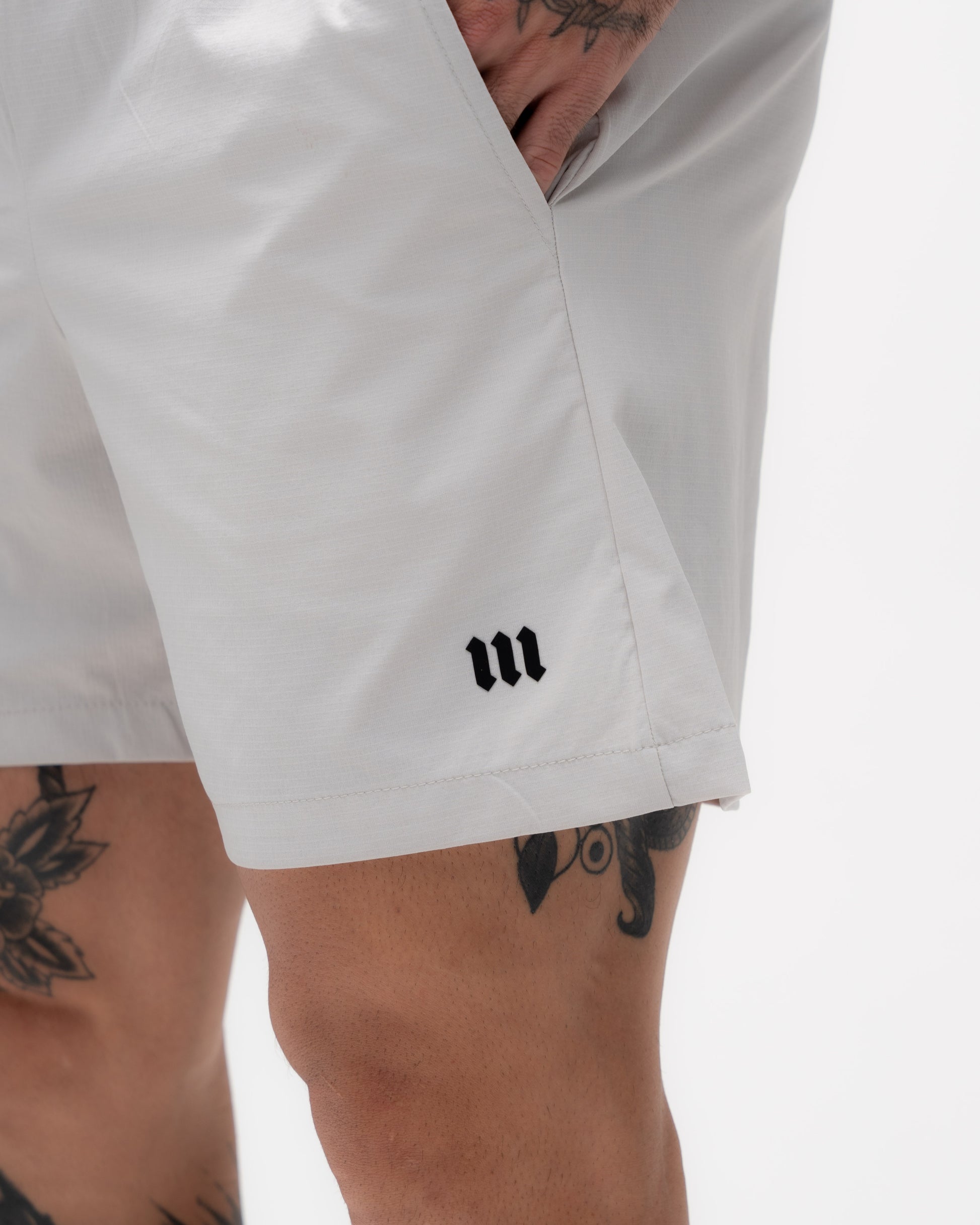 Shorts Curto de Tactel Mith Nation Soft Cinza