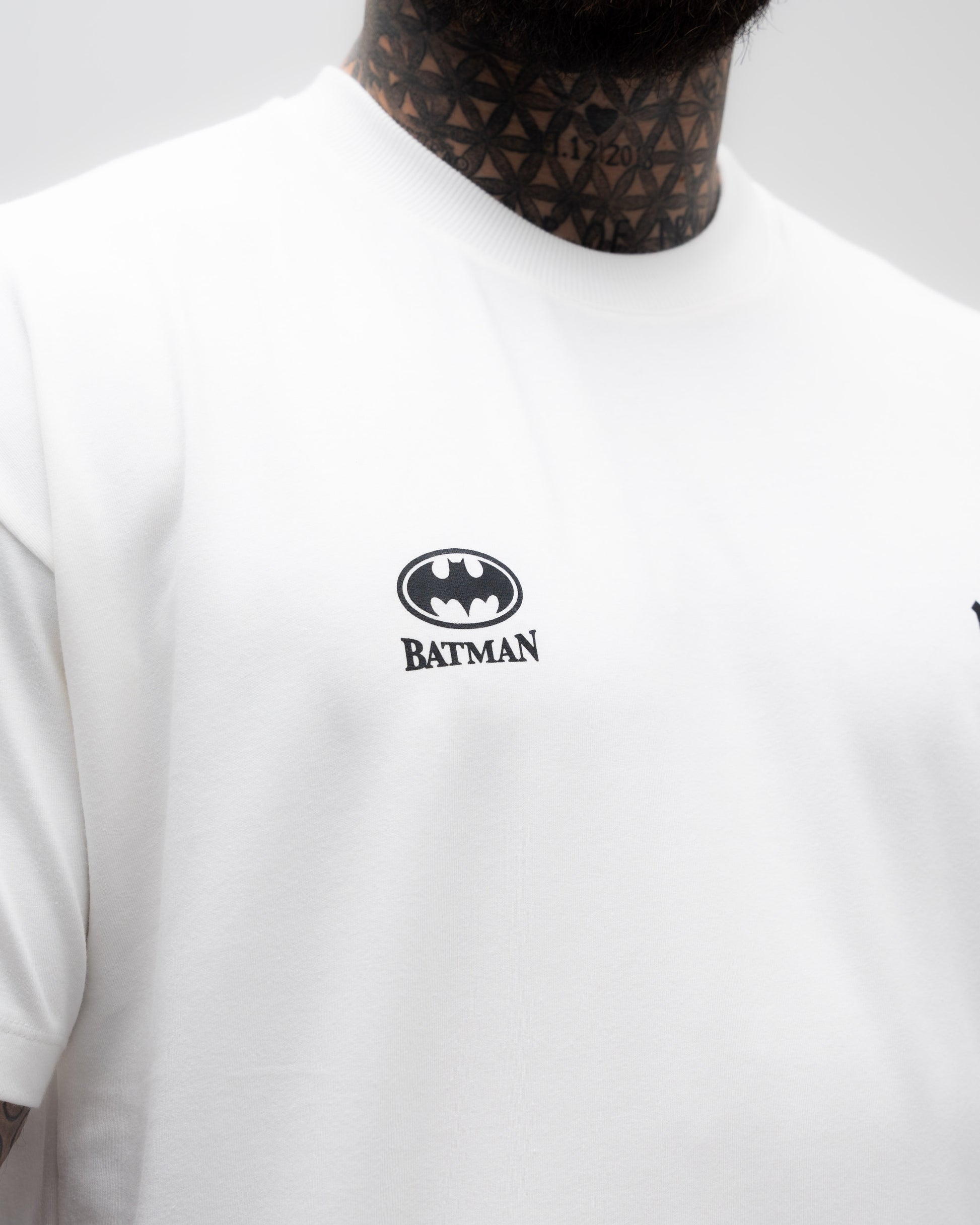 Camiseta Oversized Treino Mith X Batman Dark Knight Off White