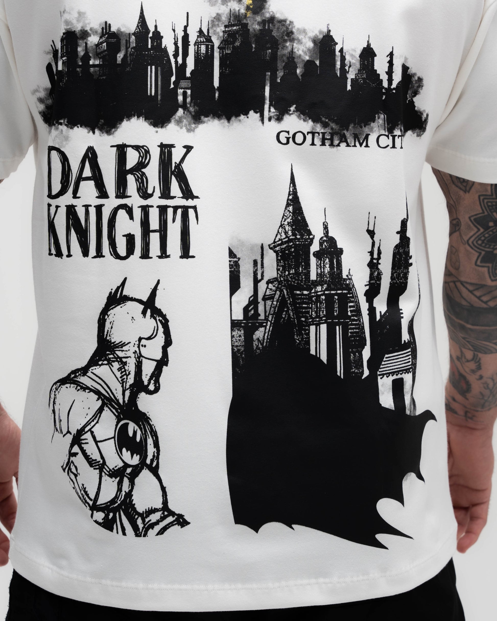 Camiseta Oversized Treino Mith X Batman Dark Knight Off White