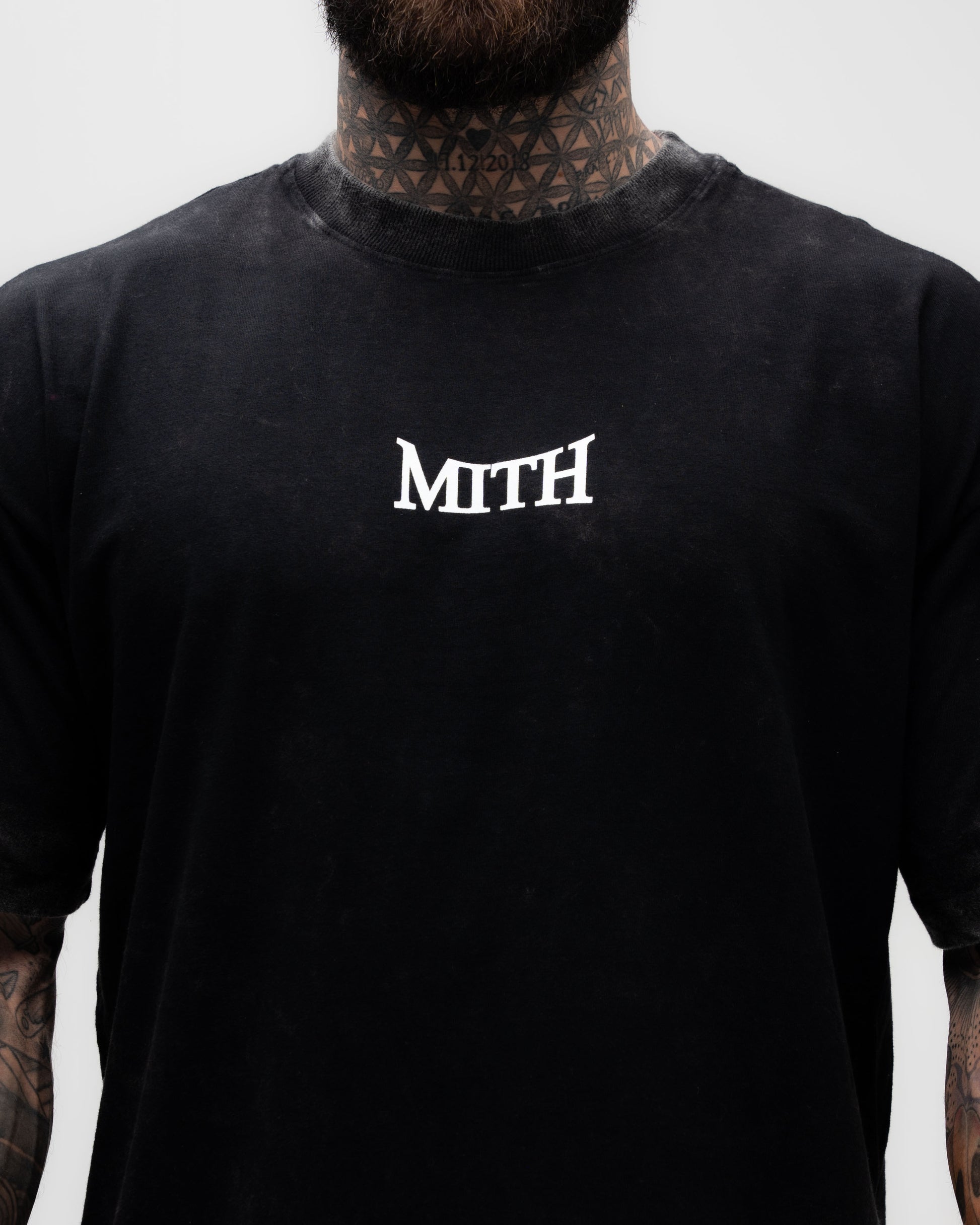 Camiseta Oversized Estonada Premium Mith X Batman Vs. Joker Preto
