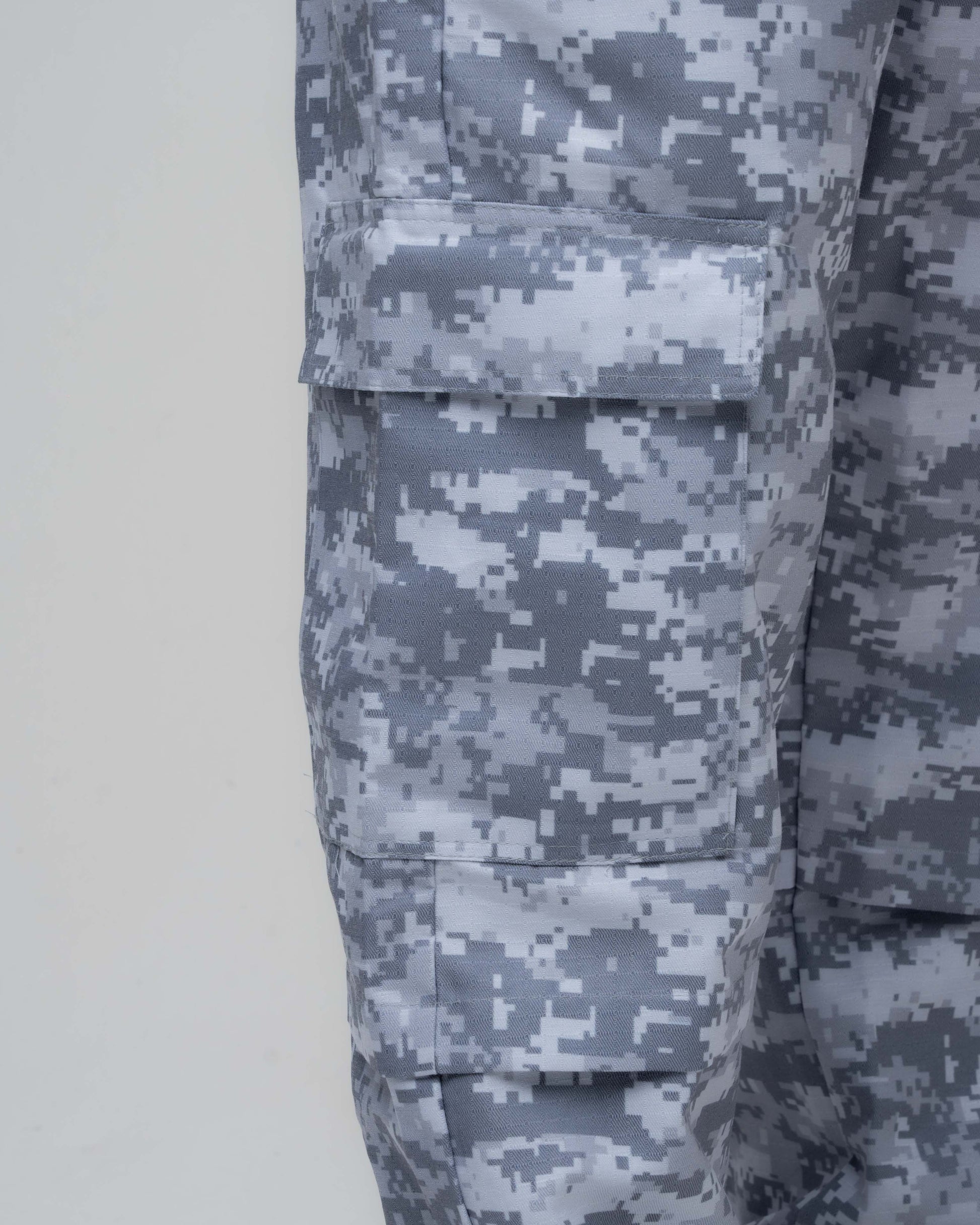 Calça Cargo Sublimado Camo Logo Cinza