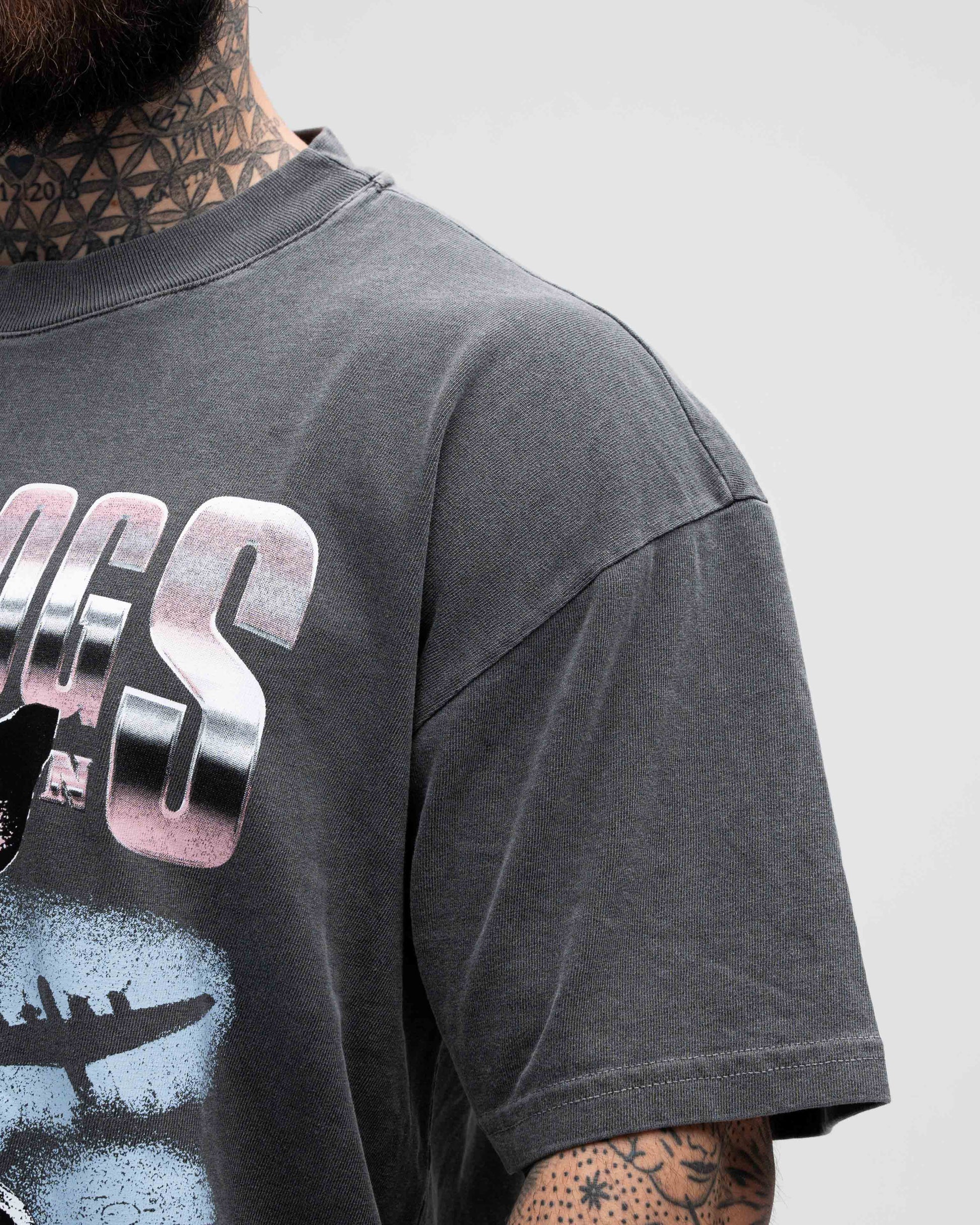 Camiseta Oversized Estonada Mith Wardogs Cinza