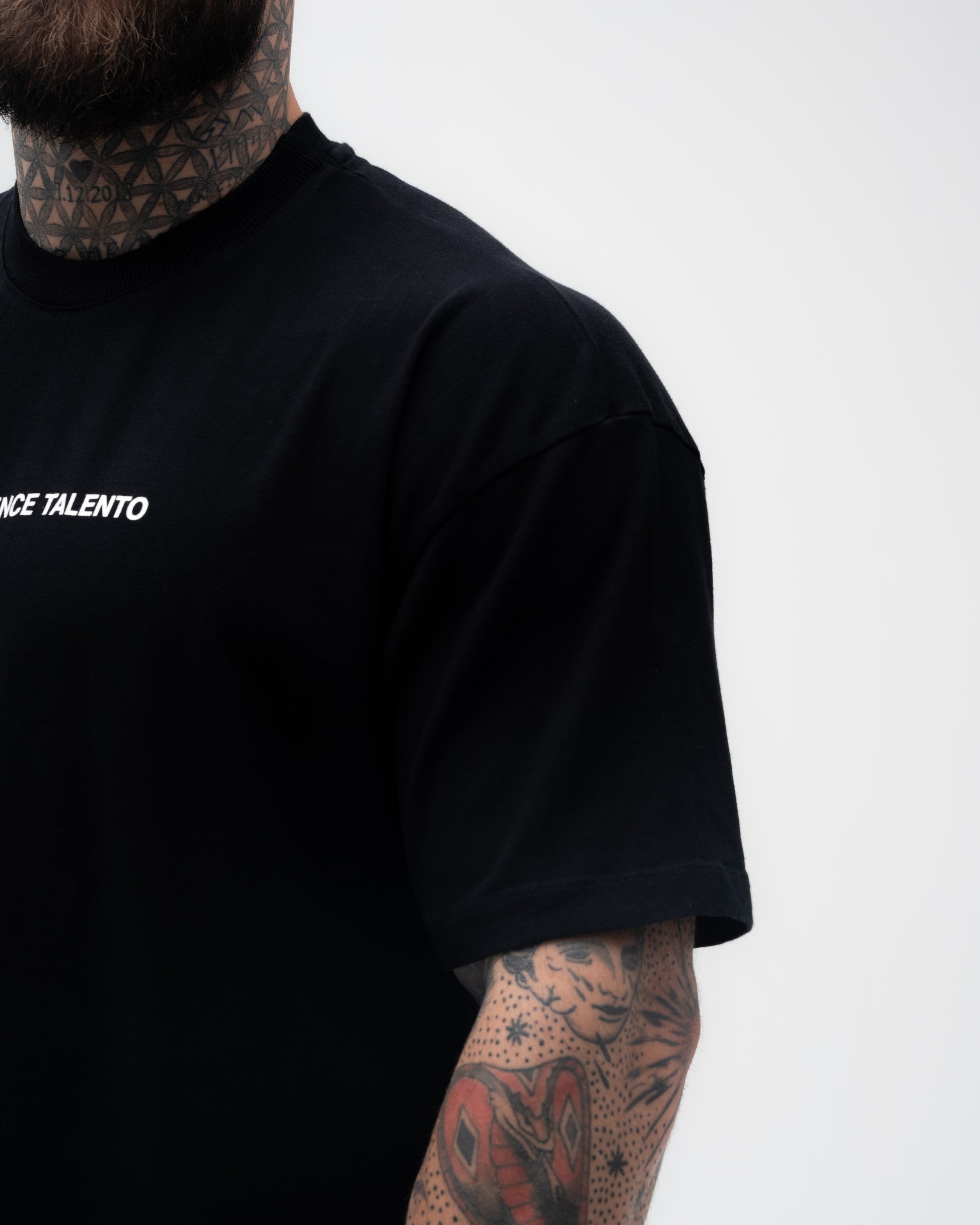 Camiseta Oversized A Obsessão Vence Talento Preto