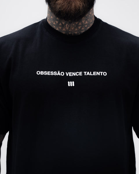 Camiseta Oversized A Obsessão Vence Talento Preto