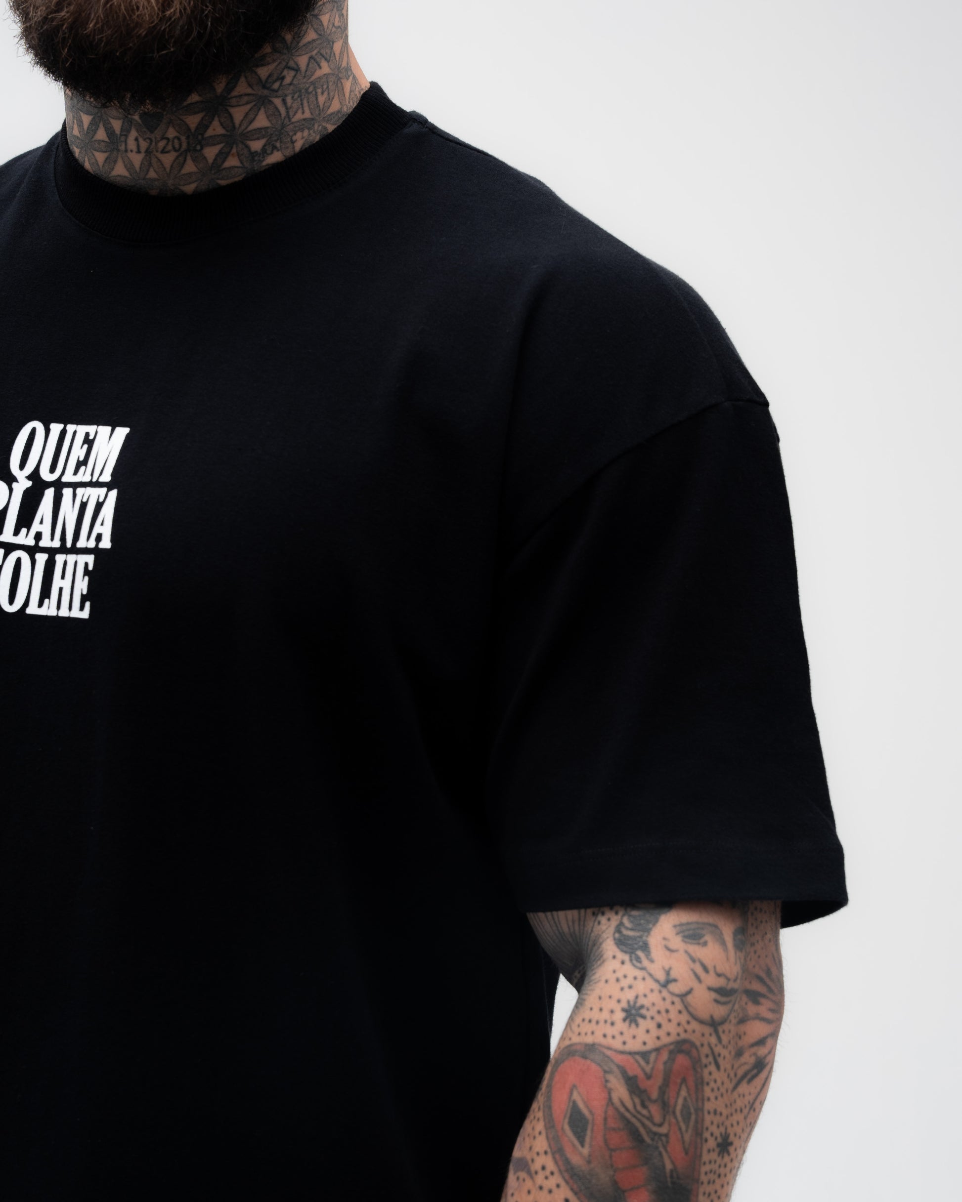 Camiseta Oversized Treino Mith Quem Planta Colhe Preto