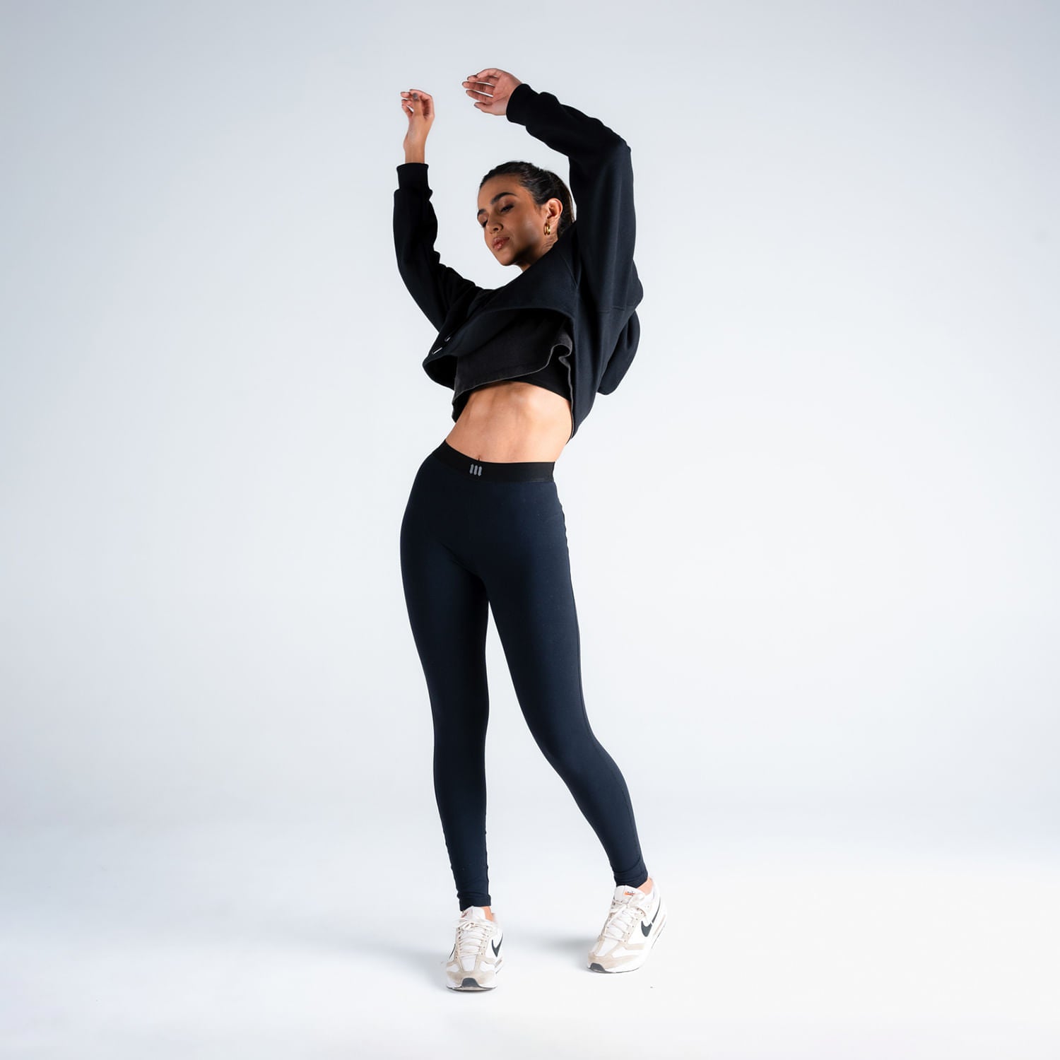 Cropped de Moletom Feminino Mith Nation Preto